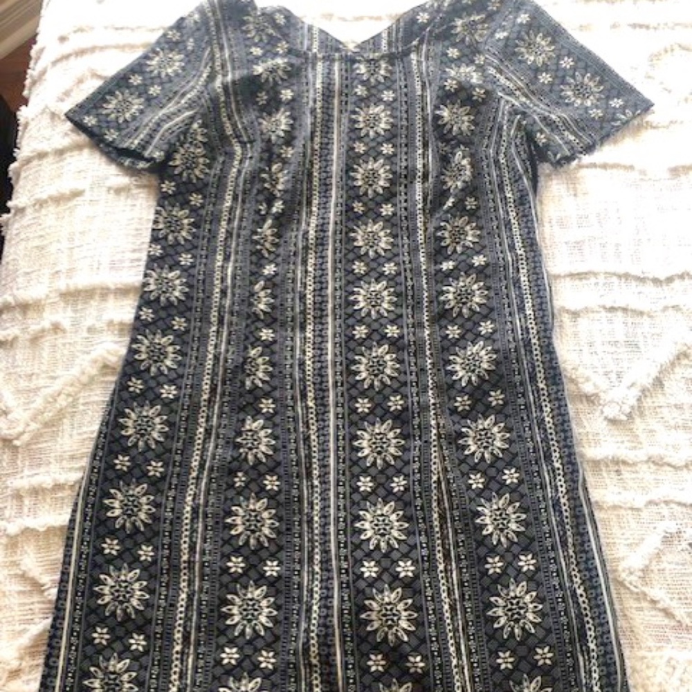 DRESS - Picture 1 of 2